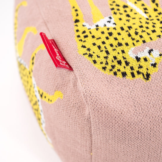 Liten Fotpall - Stickad Gepard Rosa 02