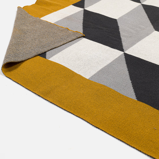 Pläd / Filt - Stickad Prism 02