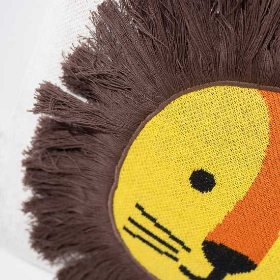 Kuddfodral 47 x 47cm - Stickad Lejon 03