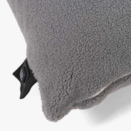 Uppvärmd Kudde 45 x 45cm - Sherpa Grå 02