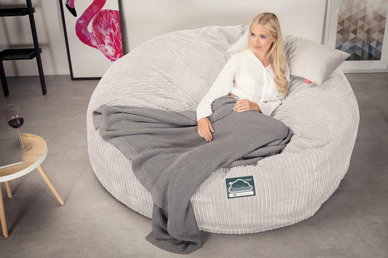 LOUNGE PUG, Dubbel Saccosäcksoffa XXL C3000-L, CloudSac Memoryskum, Klassisk Manchestertyg Elfenbensvit