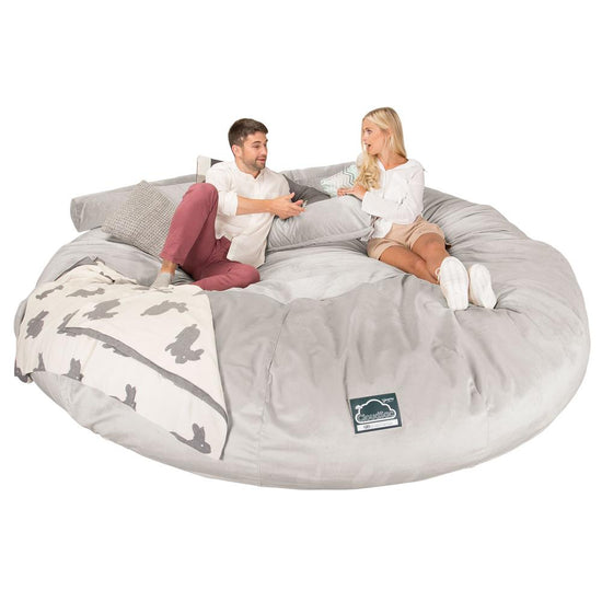LOUNGE PUG, Titanic Saccosäcksoffa XXXXXL C5000-L, CloudSac Memoryskum, Sammet Silverfärgad