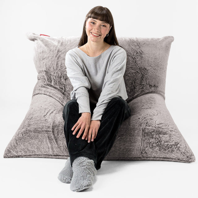 Saccosäck Kudde XXL - Fuskkaninpäls Ljusgrå 01