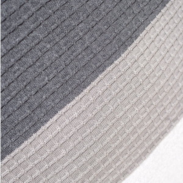Kuddfodral XL 70 x 70cm - Stickad Färgblock Grå Fabric Close-up Image