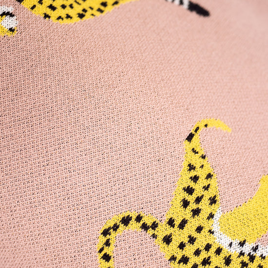 Liten Fotpall - Stickad Gepard Rosa 03