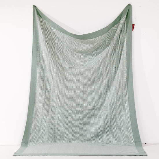 Pläd / Filt - Stickad Fiskbens Ankäggsblå 01