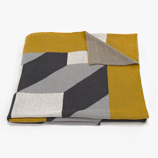 Pläd / Filt - Stickad Prism 03