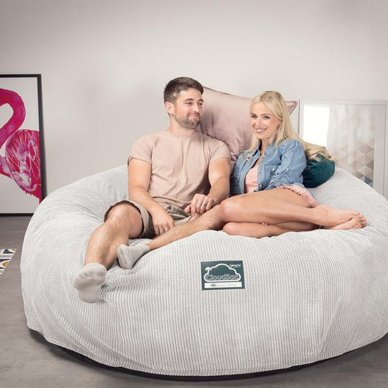 LOUNGE PUG, Dubbel Saccosäcksoffa XXL C3000-L, CloudSac Memoryskum, Pom-pom Elfenbensvit