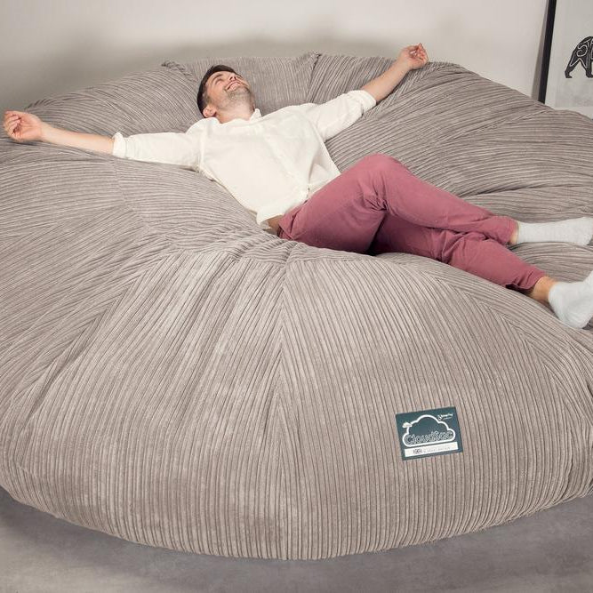 LOUNGE PUG, Titanic Saccosäcksoffa XXXXXL C5000-L, CloudSac Memoryskum, Klassisk Manchestertyg Minkbrun