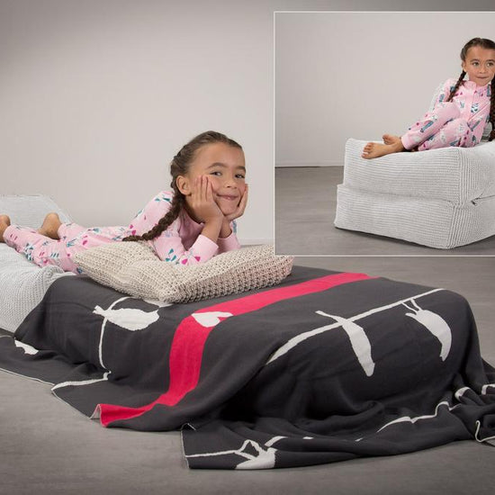 LOUNGE PUG, Avery – Futonstol Enkelsäng, Pom-pom Elfenbensvit