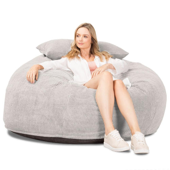 LOUNGE PUG, Jättesaccosäck XXL C1010-L, CloudSac Memoryskum (NY DESIGN), Pom-pom Elfenbensvit