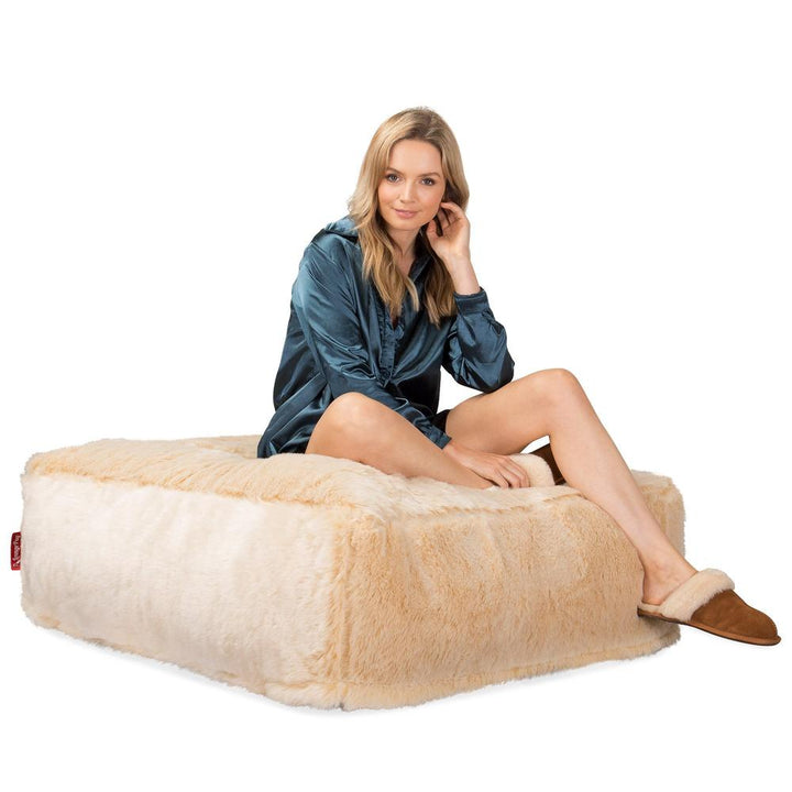 LOUNGE PUG, Sittpuff Fyrkantig C250-L, CloudSac Memoryskum, Fuskpäls Vit