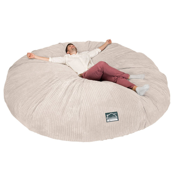 LOUNGE PUG, Titanic Saccosäcksoffa XXXXXL C5000-L, CloudSac Memoryskum, Klassisk Manchestertyg Elfenbensvit