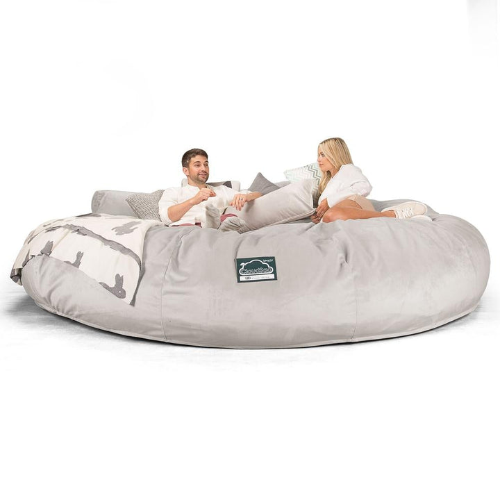 LOUNGE PUG, Titanic Saccosäcksoffa XXXXXL C5000-L, CloudSac Memoryskum, Sammet Silverfärgad