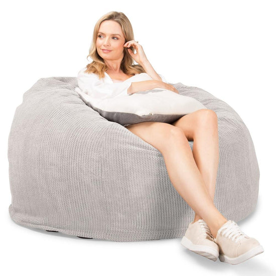 LOUNGE PUG, Jättesaccosäck C510-L, CloudSac Memoryskum (NY DESIGN), Pom-pom Elfenbensvit