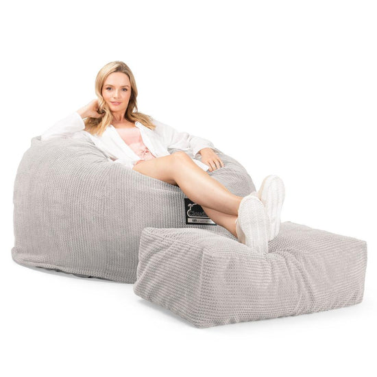 LOUNGE PUG, Jättesaccosäck C510-L, CloudSac Memoryskum (NY DESIGN), Pom-pom Elfenbensvit