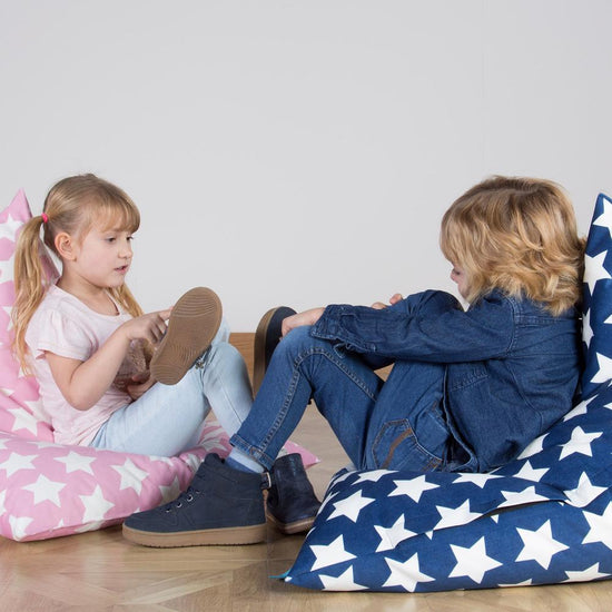 LOUNGE PUG®, Sittsäck Barn Game, Saccosäck, Tryck Stjärnor Rosa