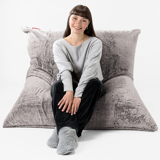 Saccosäck Kudde XXL - Fuskkaninpäls Ljusgrå 01